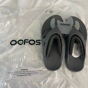 Never Worn Unisex OOFOS